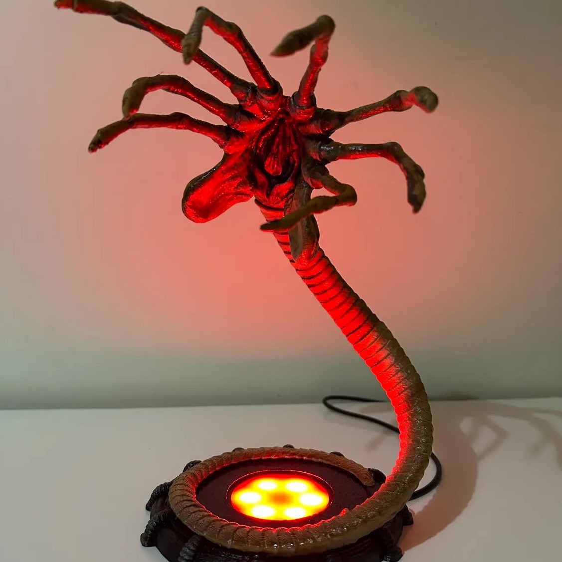 Uzaylı Facehugger Lambası Gece - Neon Sign Party incelemesi ve fiyatı